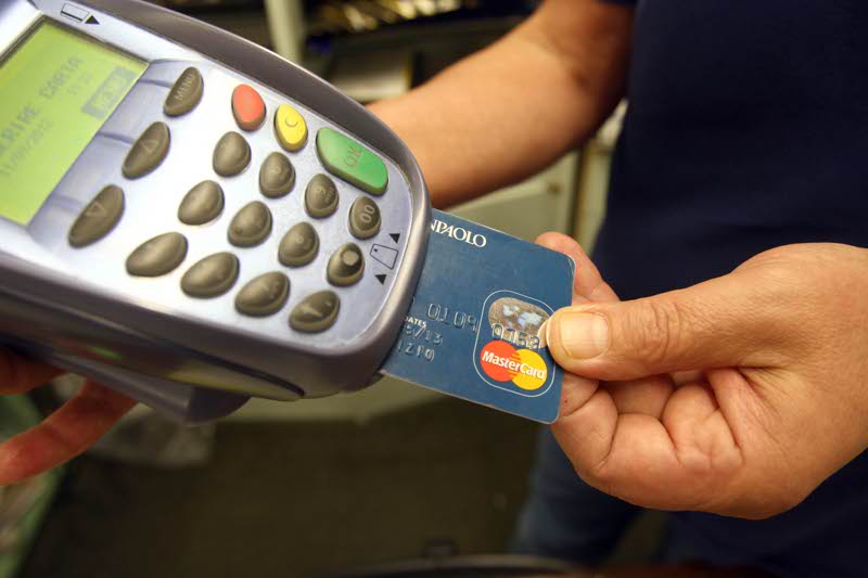 Anche dalla diminuzione dei «pos» si misura lo stato dell’economia