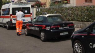 Monza, soccorsi e carabinieri