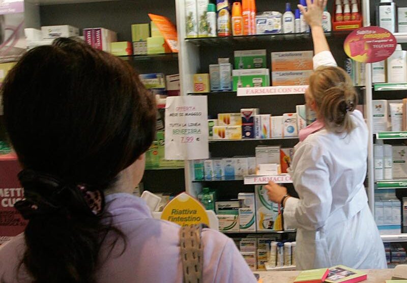 Come trovare una farmacia in pieno agosto