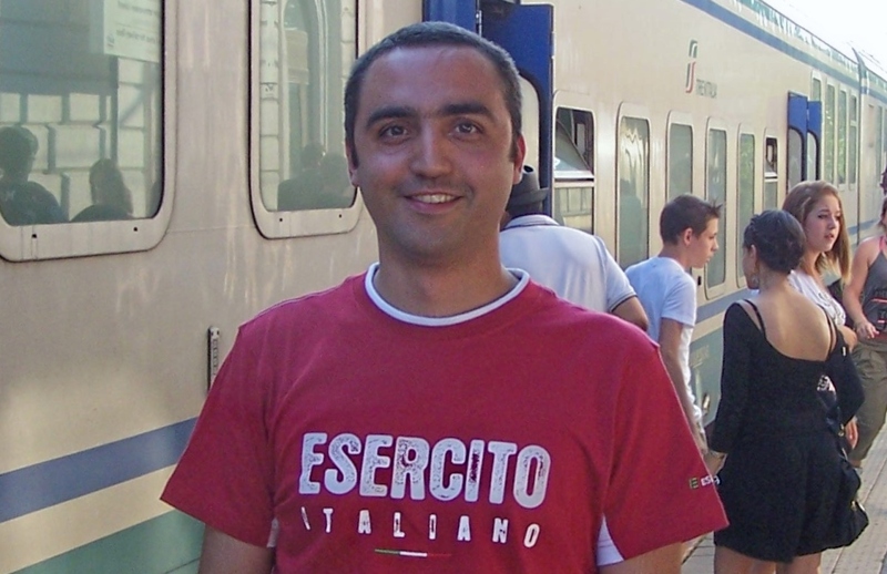 Paolo Cazzaniga  era sul treno preso a sassate.