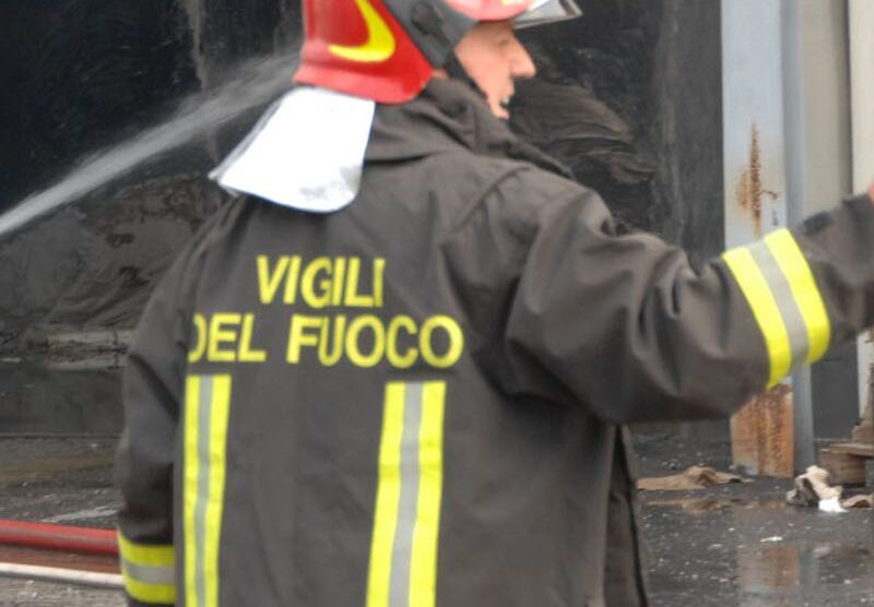 Sul posto tra gli altri i vigili del fuoco