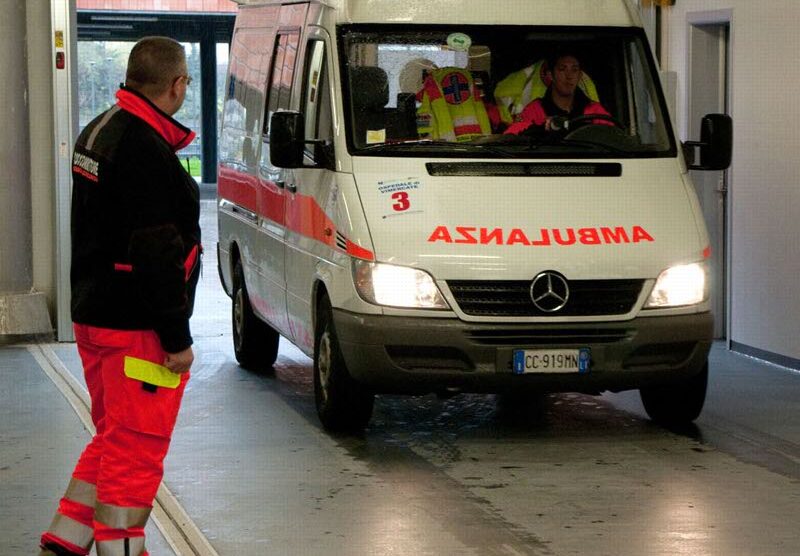 L’ ingresso di un’ambulanza al pronto soccorso