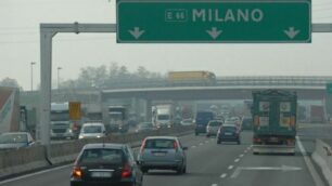 Lavori di pavimentazione sulla autostrada A4 per una settimana