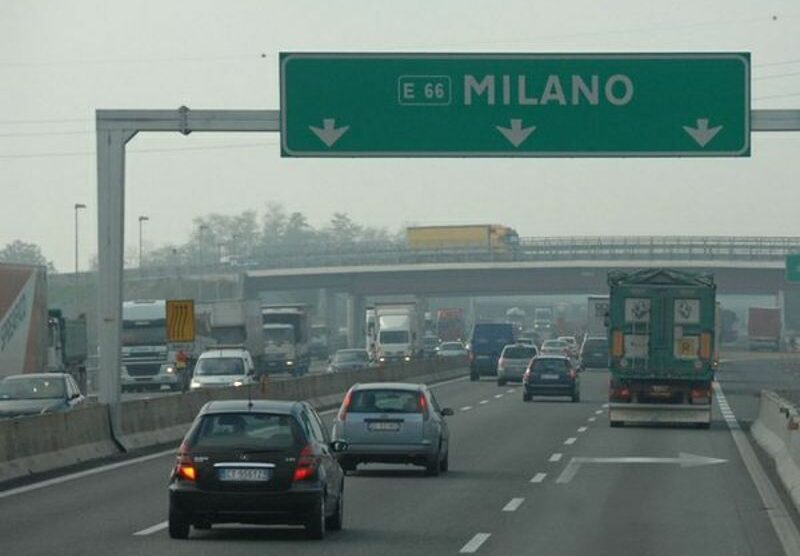 Lavori di pavimentazione sulla autostrada A4 per una settimana