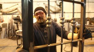 Un fabbro al lavoro