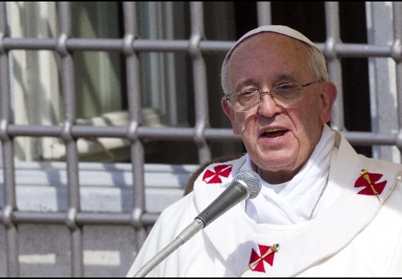 Papa condanna uso armi chimiche Siria