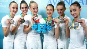 La nazionale italiana medaglia d’argento alle clavette ai Mondiali di ritmica: prima a destra, Camilla Patriarca (foto Federginnastica.it)