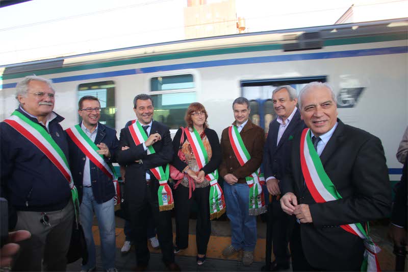 Monza, sindaci in treno per verificare le condizioni di viaggio dei pendolari brianzoli