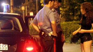 Lucciole e clienti nel mirino delle forze dell’ordine.