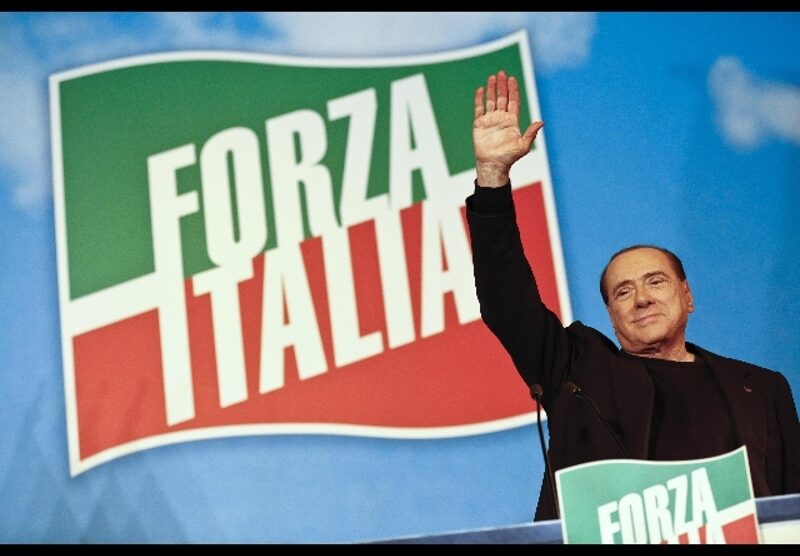 Il Senato approva la decadenza di Berlusconi