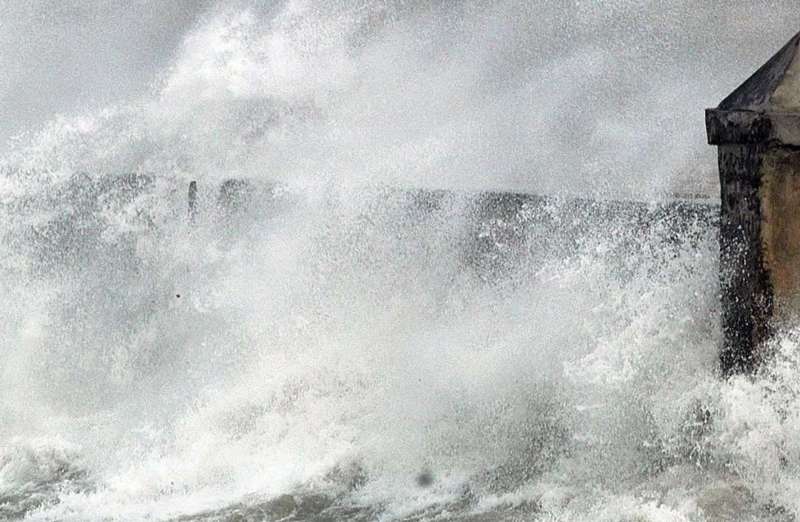 L’acqua e il vento  hanno devastato le Filippine: Caritas raccoglie aiuti