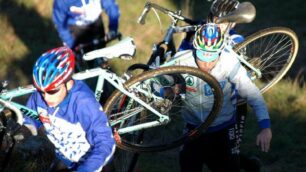 Atleti impegnati nel ciclocross