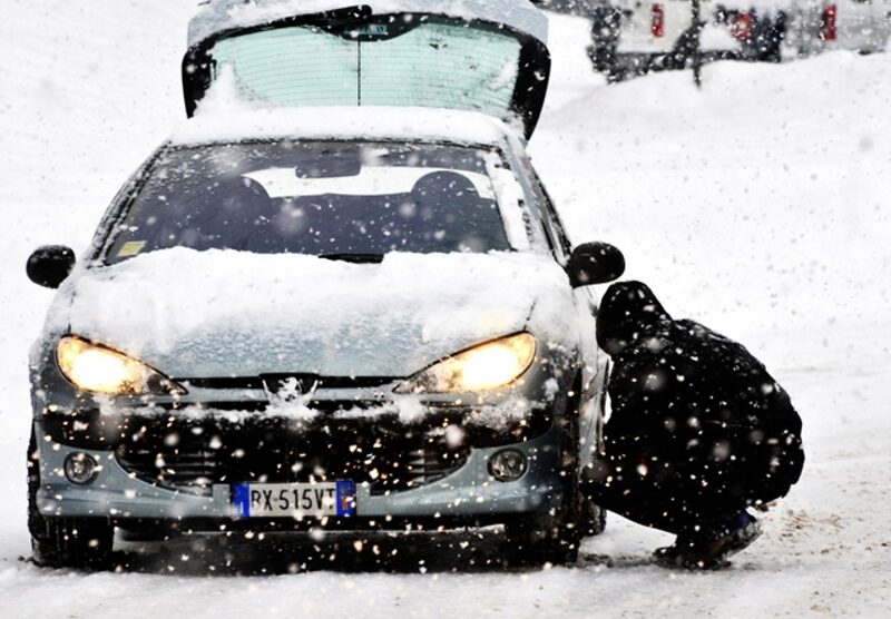 Obbligo di catene o gomme da neve sulle strade a rischio in Brianza e Lombardia
