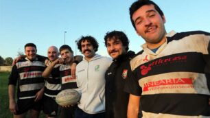 Monza, i giocatori del Grande  Brianza Rugby che sostengono Movember 2013  (reduci dalla vittoria per 30-0 sul Valtellina)