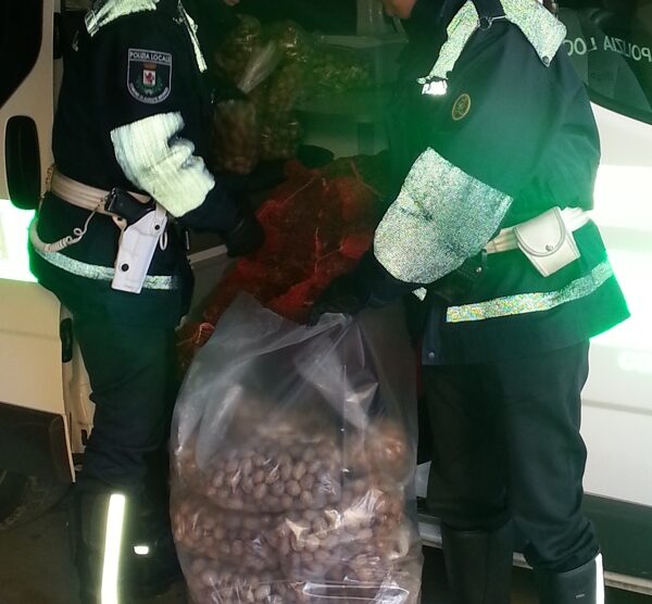 Castagne e noci sequestrate dalla Polizia locale.