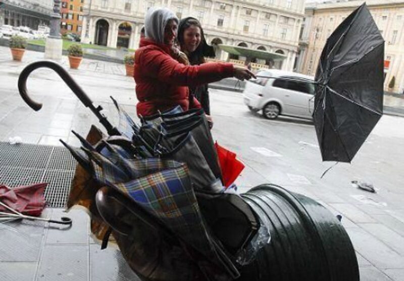 Meteo: pioggia, freddo, vento e schiarite