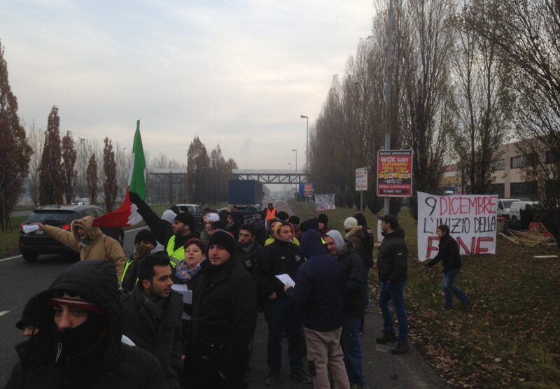 Monza, la  manifestazione dei forconi in viale Stucchi