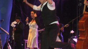 Swing collective sul palco del Binario 7 a Monza