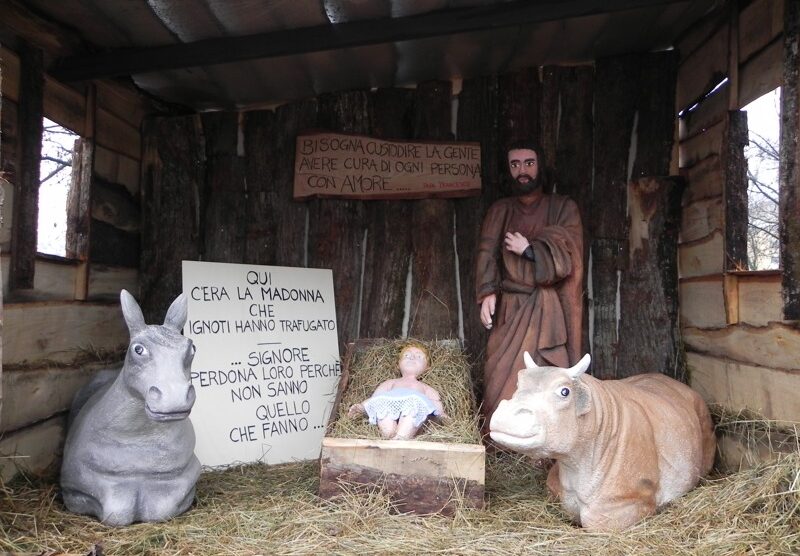 Il presepe di via Settembrini a Bareggia di Lissone, realizzato dai residenti del rione Villette