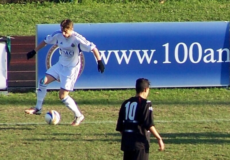Fabio Lucente in possesso del pallone nel match contro l'AlzanoCene.