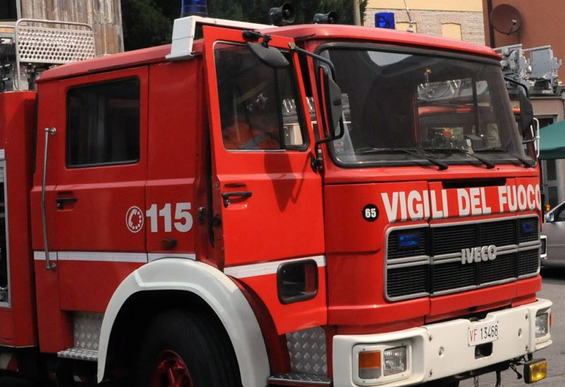 Sul posto anche i vigili del fuoco