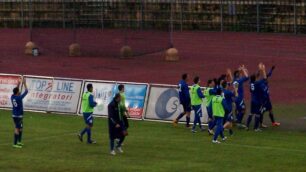 Calcio, l'esultanza finale del Seregno verso gli ultras