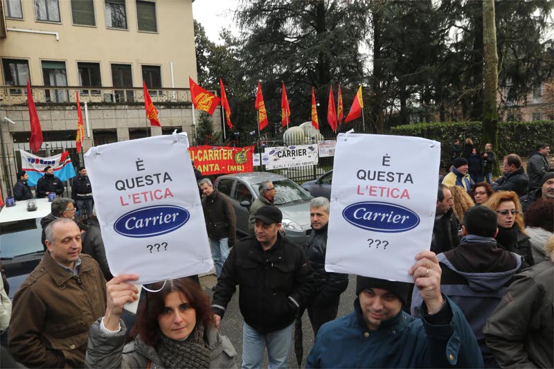 I lavoratori della Carrier in manifestazione