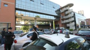 Desio, i carabinieri davanti al municipio