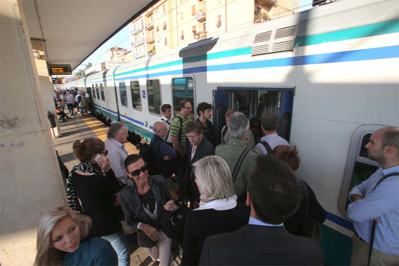 Un treno alla stazione di Monza