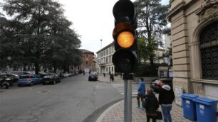 Monza, il nuovo semaforo di piazza Carducci