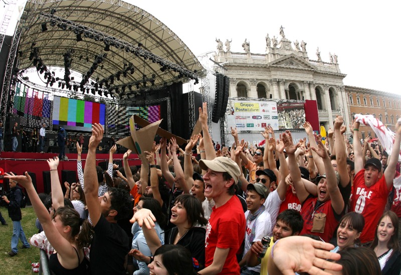 La folla presente all’ultimo concertone del Primo Maggio a Roma