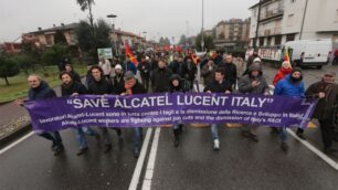 Dipendenti Alcatel in marcia contro i tagli