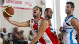 Basket, Dnaiele Quartieri ha segnato il canestro della vittoria per Bernareggio