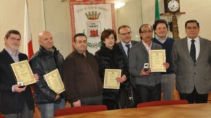 Gli artigiani premiati a Cesano con il sindaco e i vertici dell’Unione