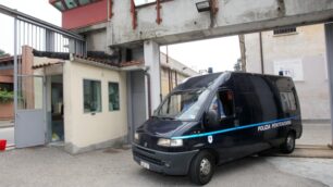 Un mezzo della polizia penitenziaria