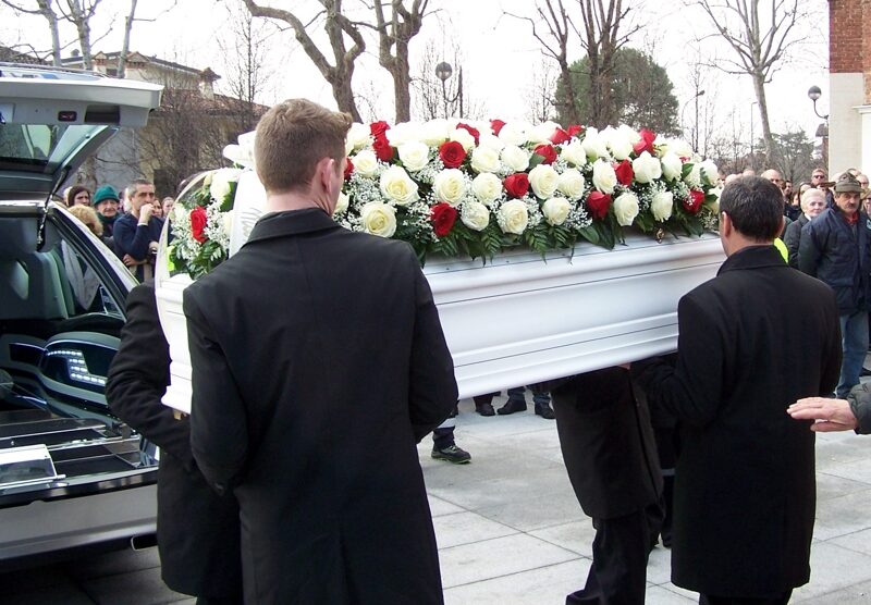 A Seregno e Giussano i funerali di Elena e Thomas Graziano, i bambini uccisi dal loro papà martedì 11 febbraio