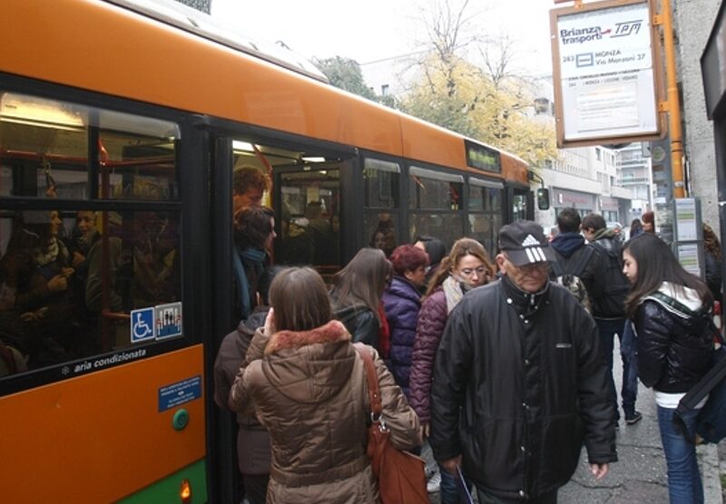 Un autobus della Net a Monza