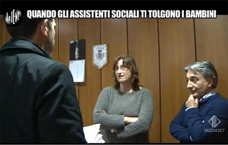 Il sindaco intervistato dalla Iena Matteo Viviani