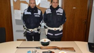Fucile e pistola requisiti a Paderno Dugnano in una lite tra vicini di casa