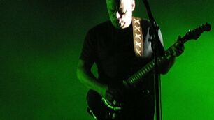 David Gilmour dei Pink Floyd in concerto nel 2006 a Berlino