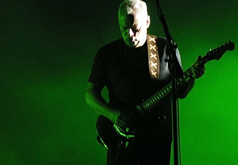 David Gilmour dei Pink Floyd in concerto nel 2006 a Berlino