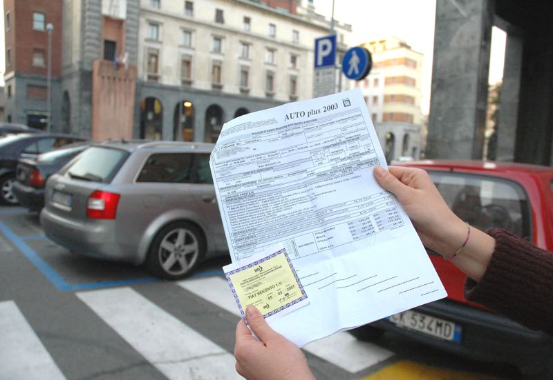 La Polstrada di Arcore ha sequestrato quattro auto senza assicurazione in un giorno solo