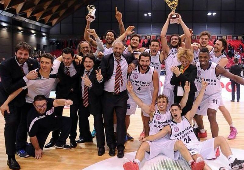 Basket, la festa di Biella e di De Vico: l'Angelico ha vinto la Coppa Italia Adecco Cup 2014 (foto dalla pagina facebook di Biella)
