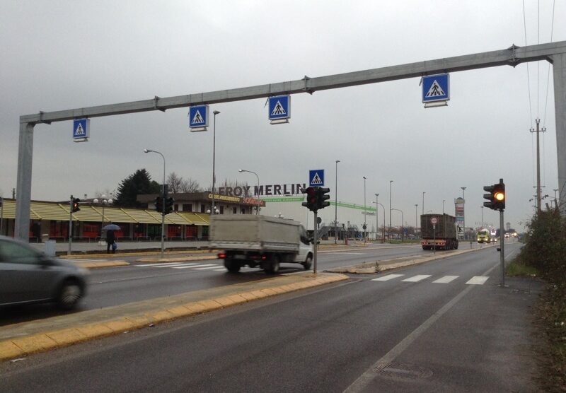 Busnago, il nuovo semaforo sulla Sp2 per agevolare l’attraversamento pedonale