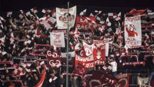 Calcio, i tifosi del Monza in curva allo stadio  Brianteo