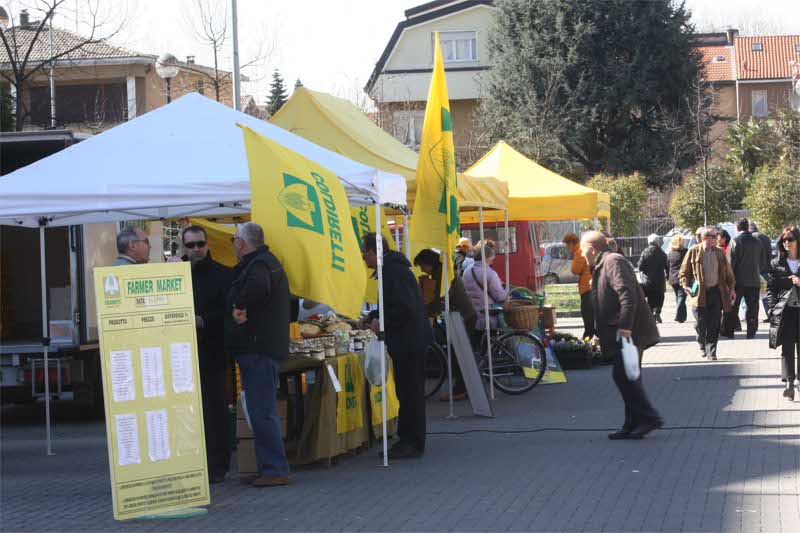 Mercatino della Coldiretti impegnata anche sul fronte della legalità in economia