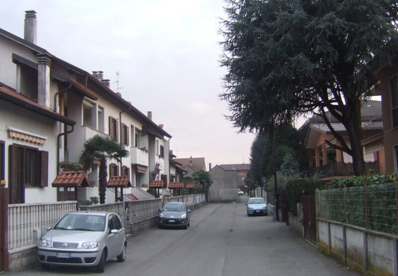 Alcune abitazioni di via Firenze, in una casa della strada è stato compiuto il furto della cassaforte.
