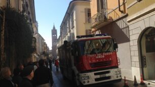 Monza, intervento dei vigili del fuoco in via Carlo Alberto mercoledì mattina