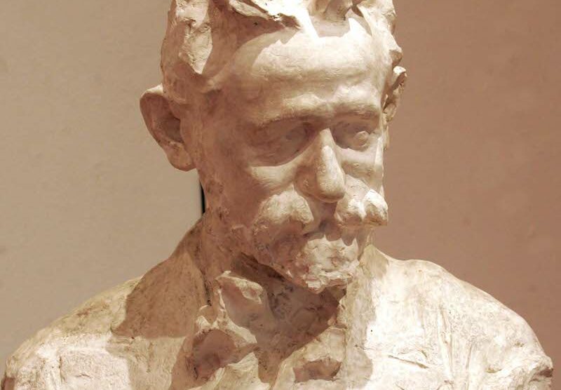 Il gesso preparatorio per il busto in bronzo di Achille Mapelli realizzato da Ernesto Bazzaro