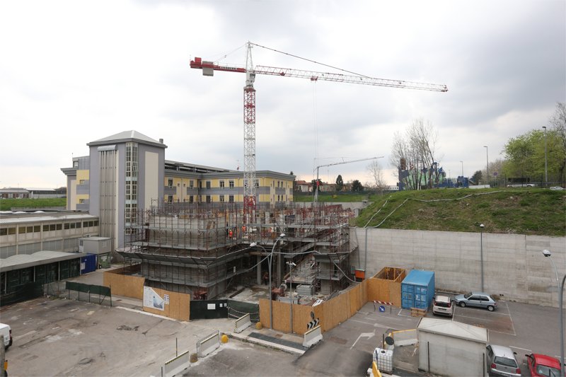 Il cantiere del nuovo Centro Maria Letizia Verga a Monza